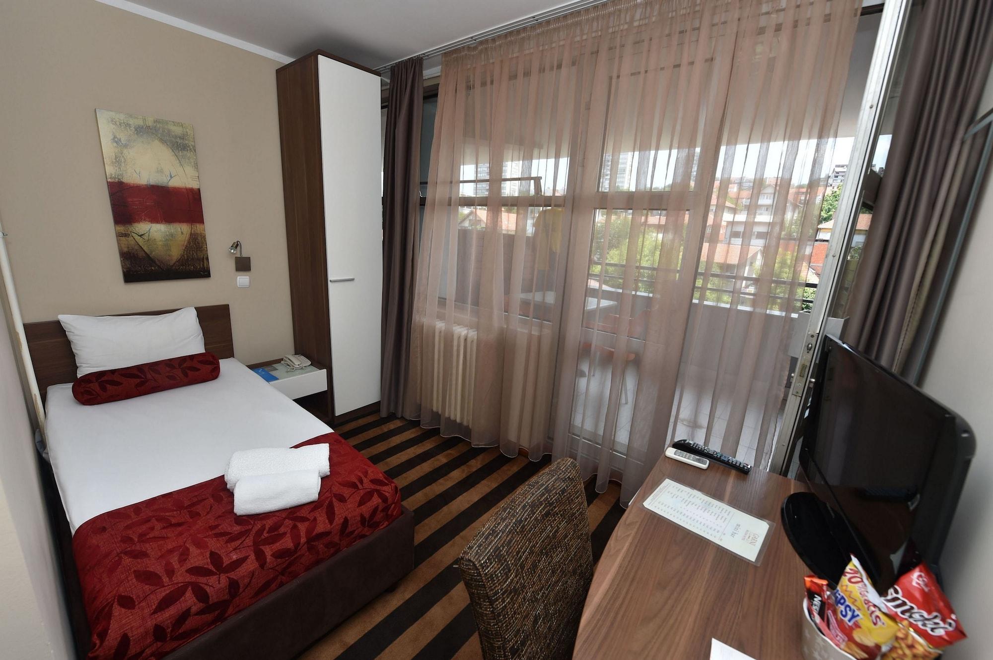 Balkan Hotel Garni Beograd Ngoại thất bức ảnh